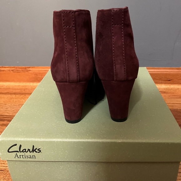 Clark’s Artisan - Suede Burgundy Lace Wedges 8M - Picture 2 of 4